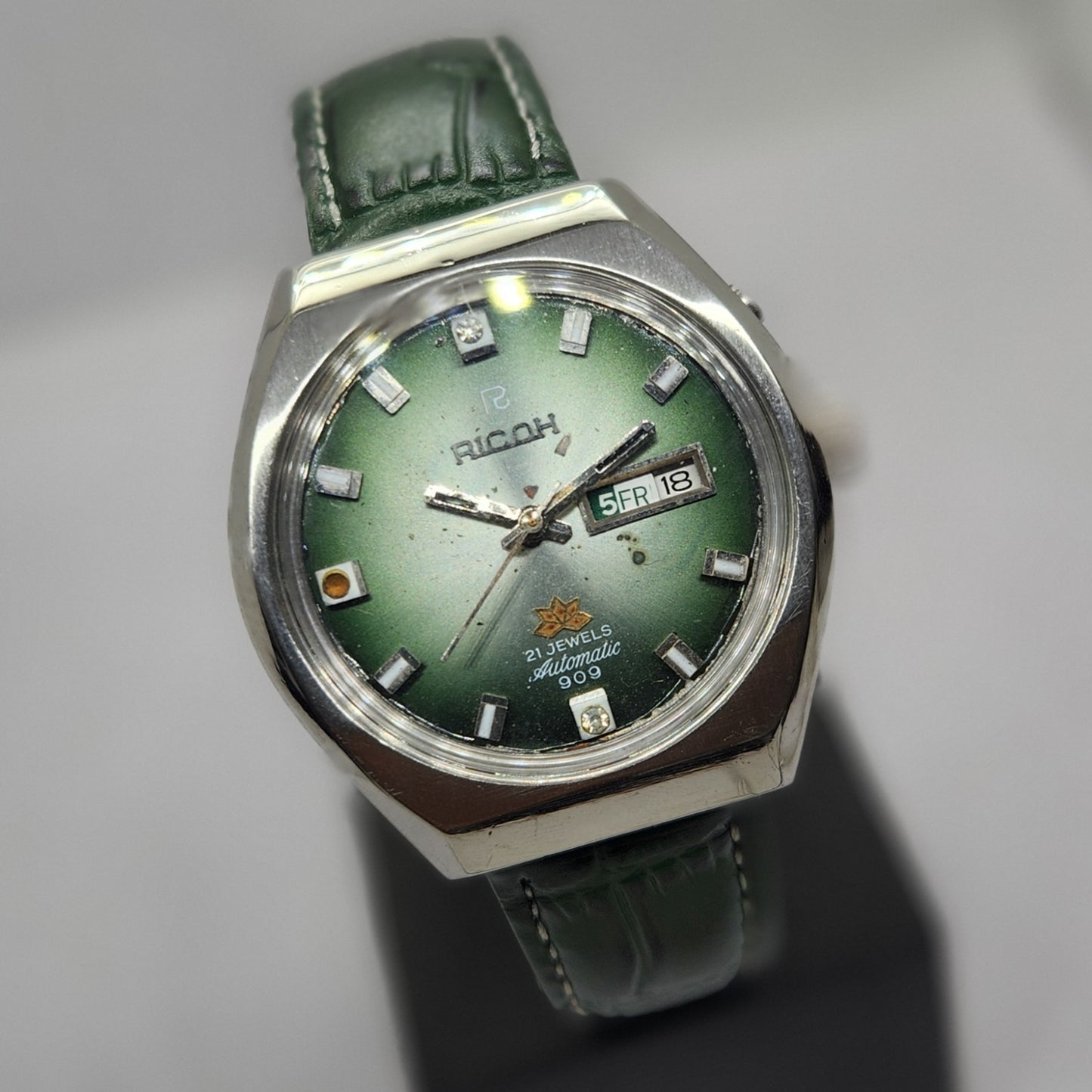 Vintage Ricoh R31 Automatic Green Face New Strap 21 Jewels Day-Date Men's Wrist Watch R21