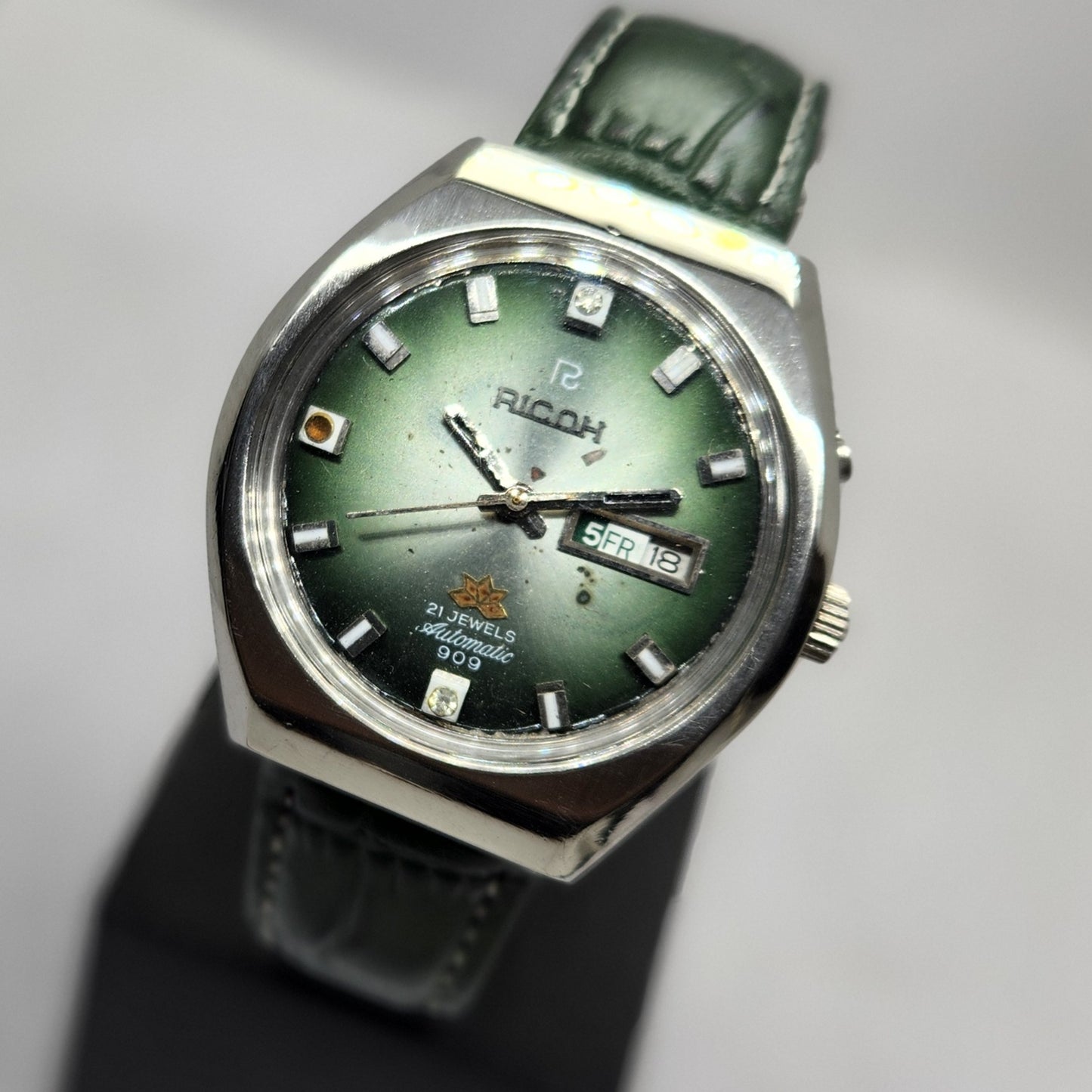Vintage Ricoh R31 Automatic Green Face New Strap 21 Jewels Day-Date Men's Wrist Watch R21