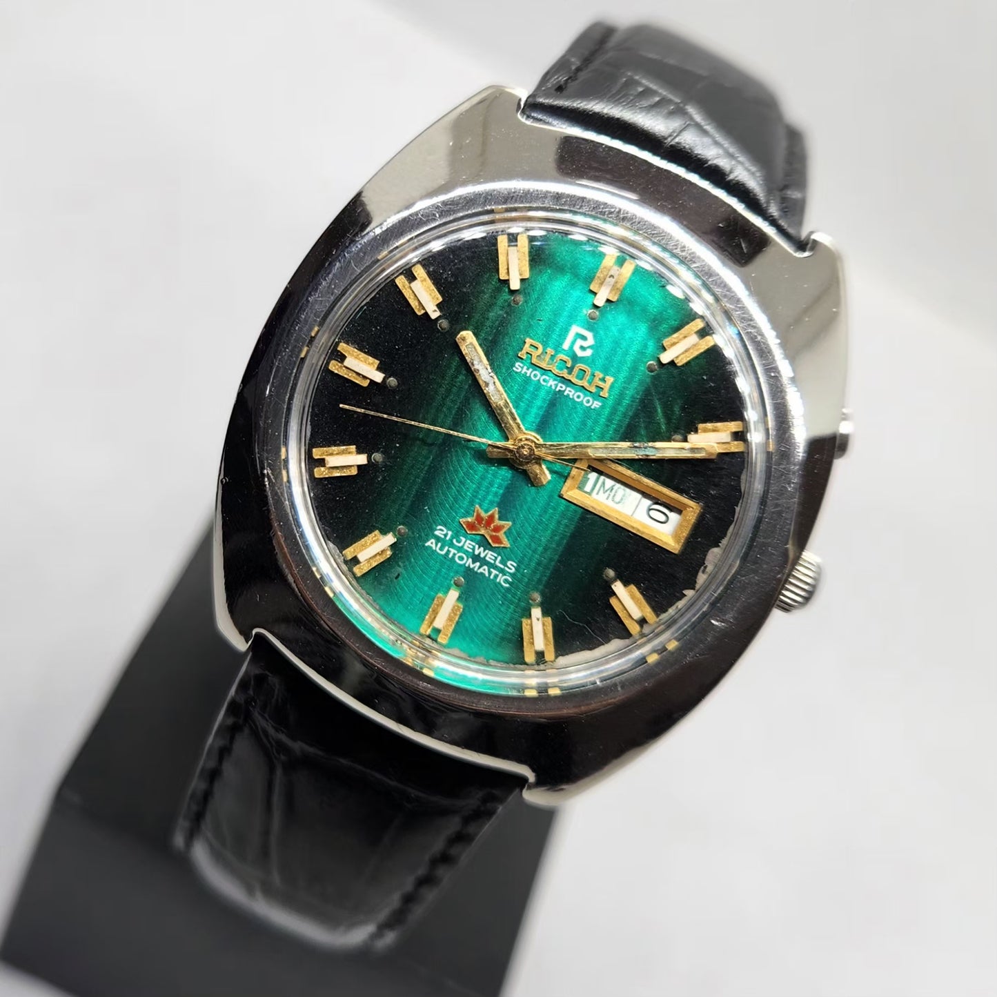 Vintage Ricoh R31 Automatic Green Face New Strap 21 Jewels Day-Date Men's Wrist Watch R22