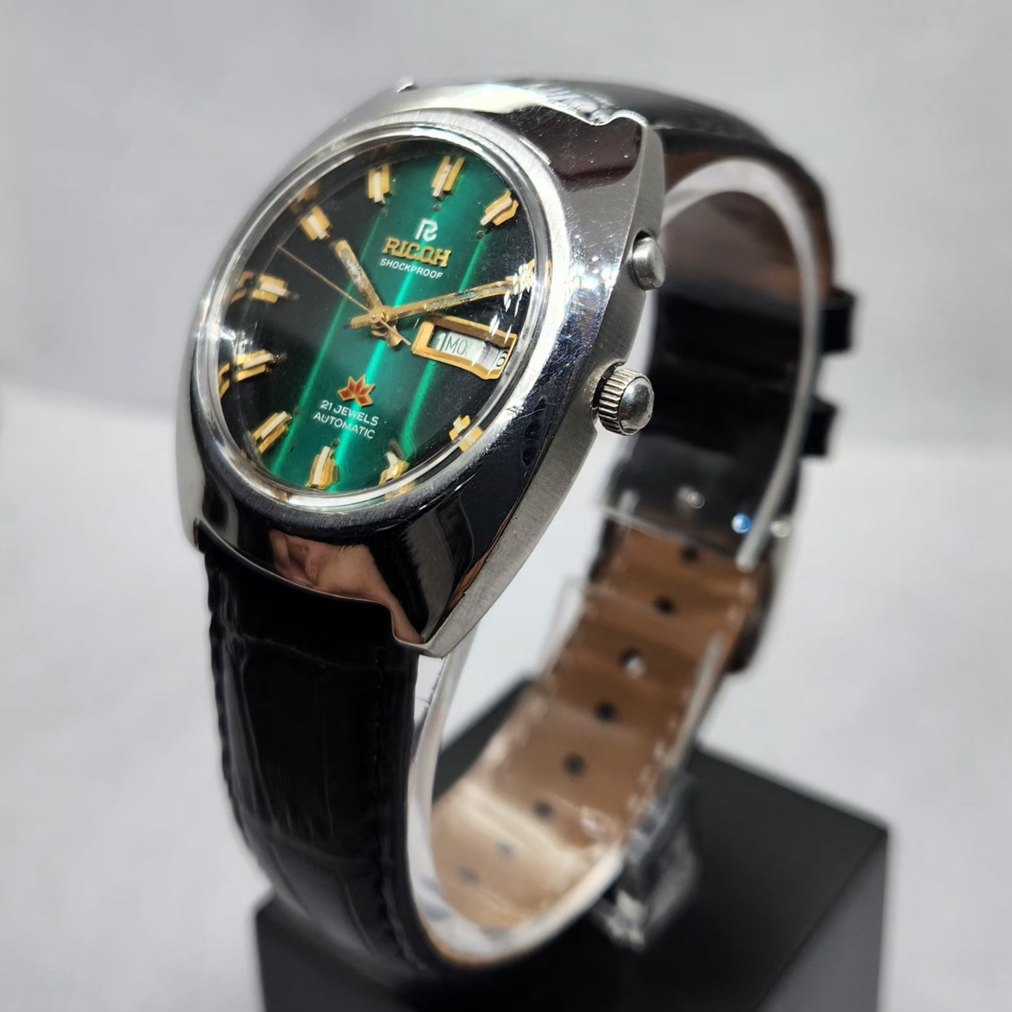Vintage Ricoh R31 Automatic Green Face New Strap 21 Jewels Day-Date Men's Wrist Watch R22
