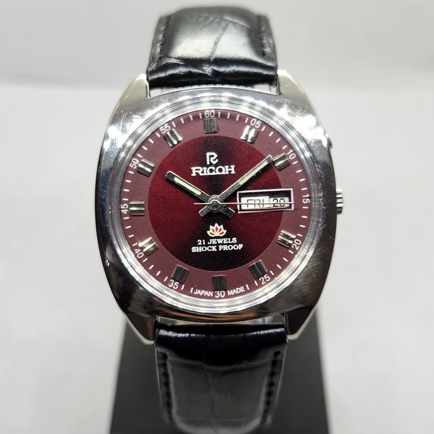 Vintage Ricoh R31 Automatic Red Face New Strap 21 Jewels Day-Date Men's Wrist Watch R23
