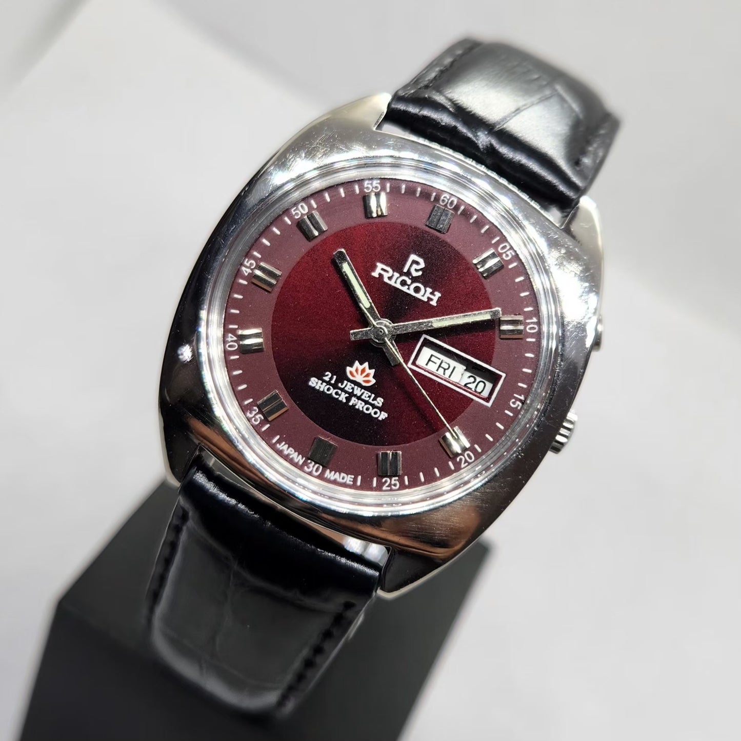 Vintage Ricoh R31 Automatic Red Face New Strap 21 Jewels Day-Date Men's Wrist Watch R23