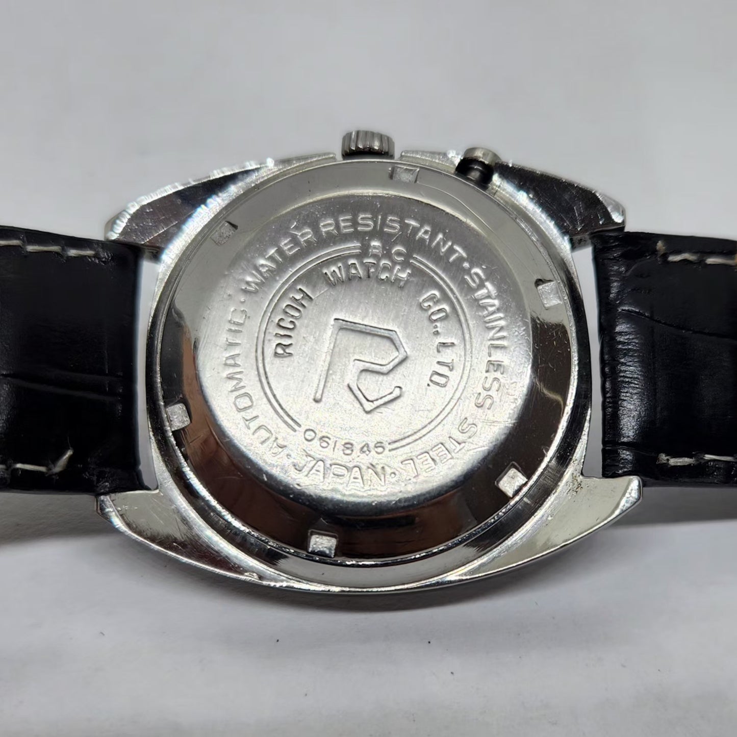 Vintage Ricoh R31 Automatic Red Face New Strap 21 Jewels Day-Date Men's Wrist Watch R23