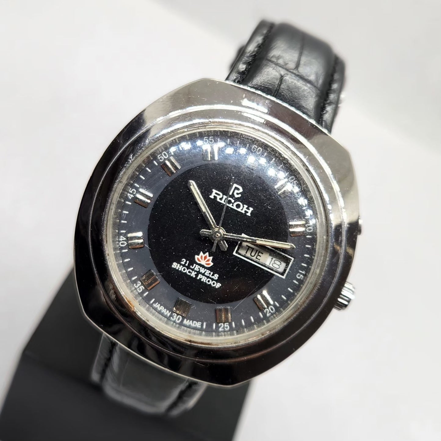 Vintage Ricoh R31 Automatic Black Face New Strap 21 Jewels Day-Date Men's Wrist Watch R25