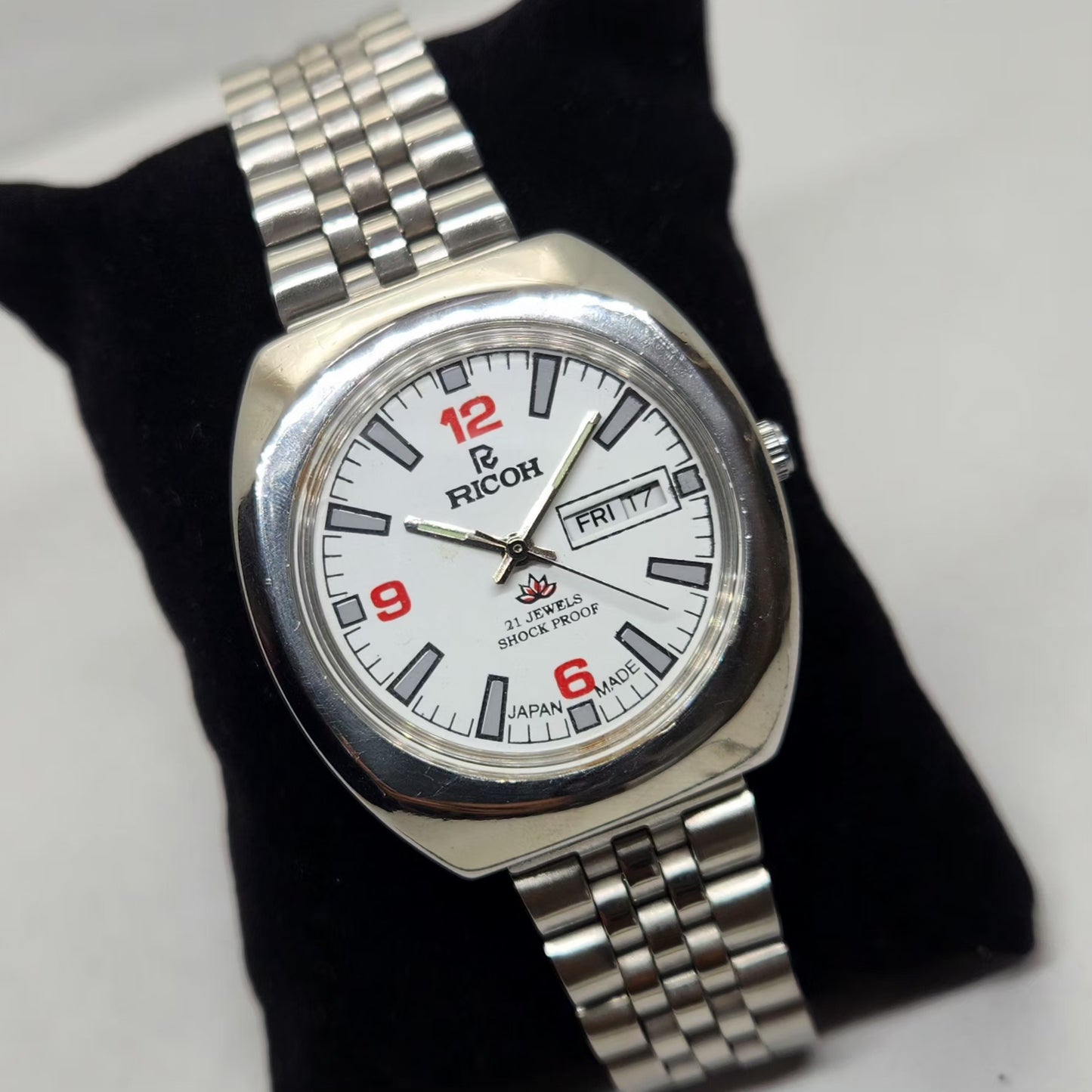 Vintage Ricoh R31 White Face Automatic 21 Jewels Jubliee Bracelet Men's Wrist Watch R31