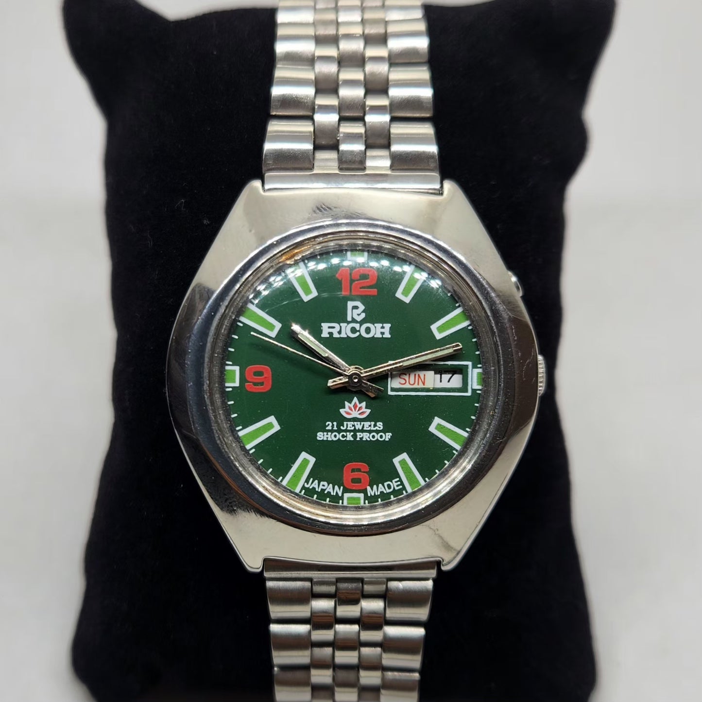 Vintage Ricoh R31 Green Face Automatic 21 Jewels Jubliee Bracelet Men's Wrist Watch R32