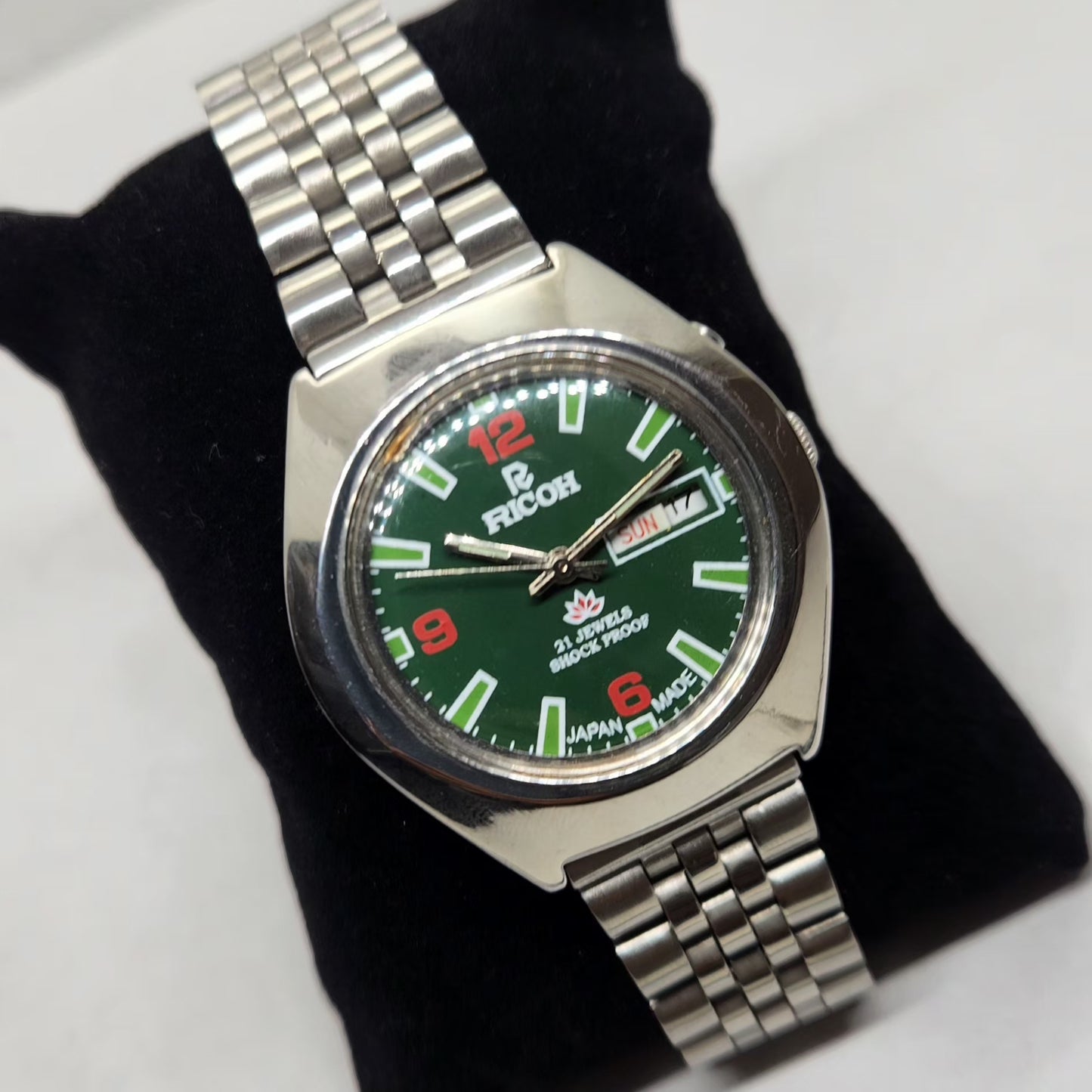 Vintage Ricoh R31 Green Face Automatic 21 Jewels Jubliee Bracelet Men's Wrist Watch R32