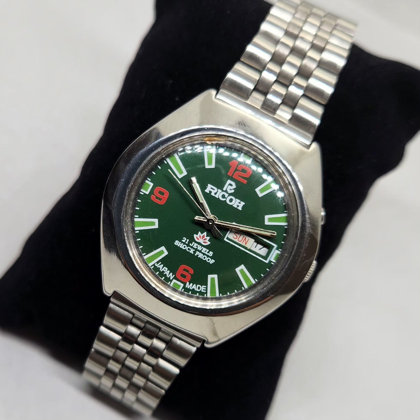 Vintage Ricoh R31 Green Face Automatic 21 Jewels Jubliee Bracelet Men's Wrist Watch R32