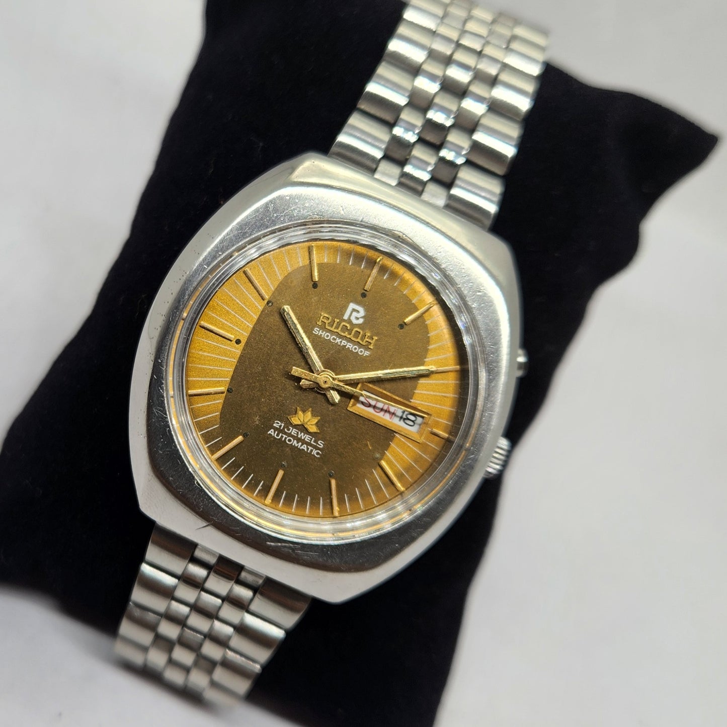 Vintage Ricoh R31 Gold Face Automatic 21 Jewels Jubliee Bracelet Men's Wrist Watch R38