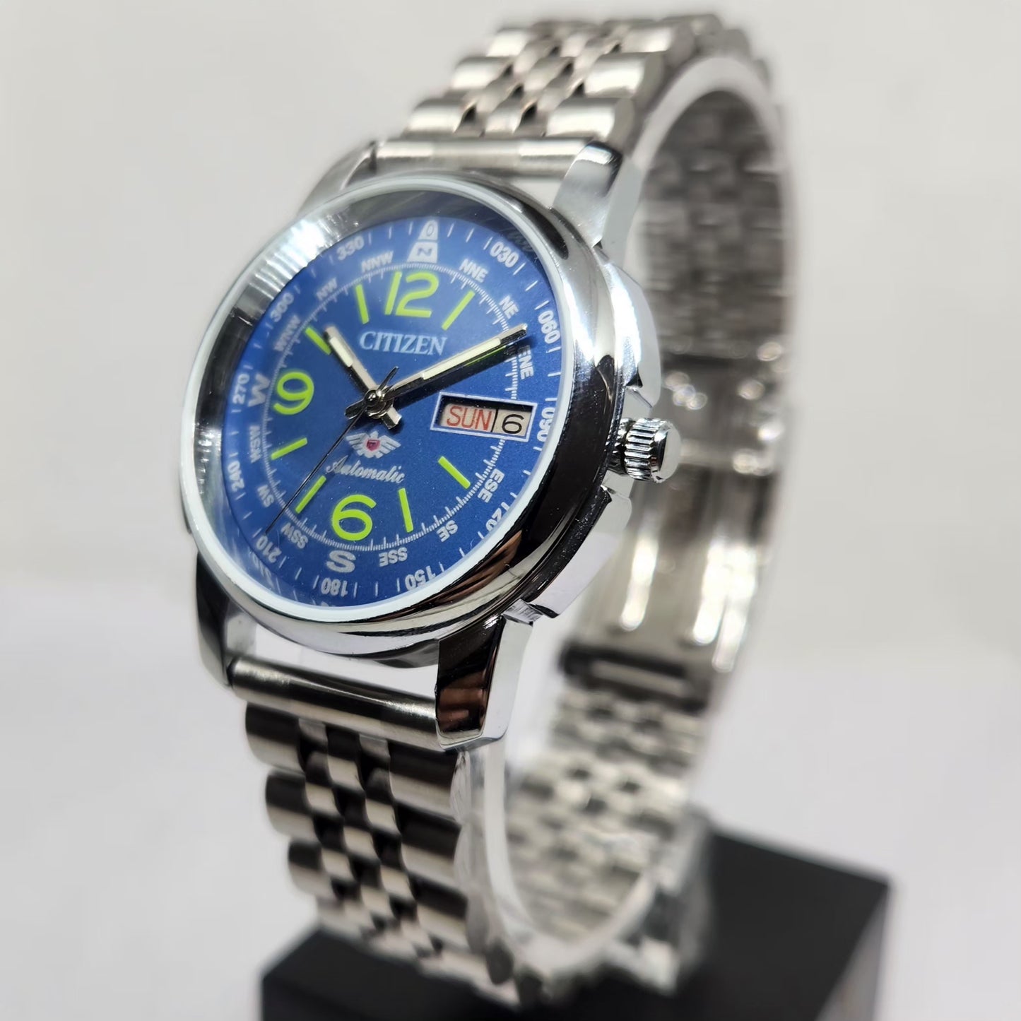 Vintage Mod Citizen 8200 Automatic Blue Face 37MM Case Day-Date Men's Wrist Watch CT131