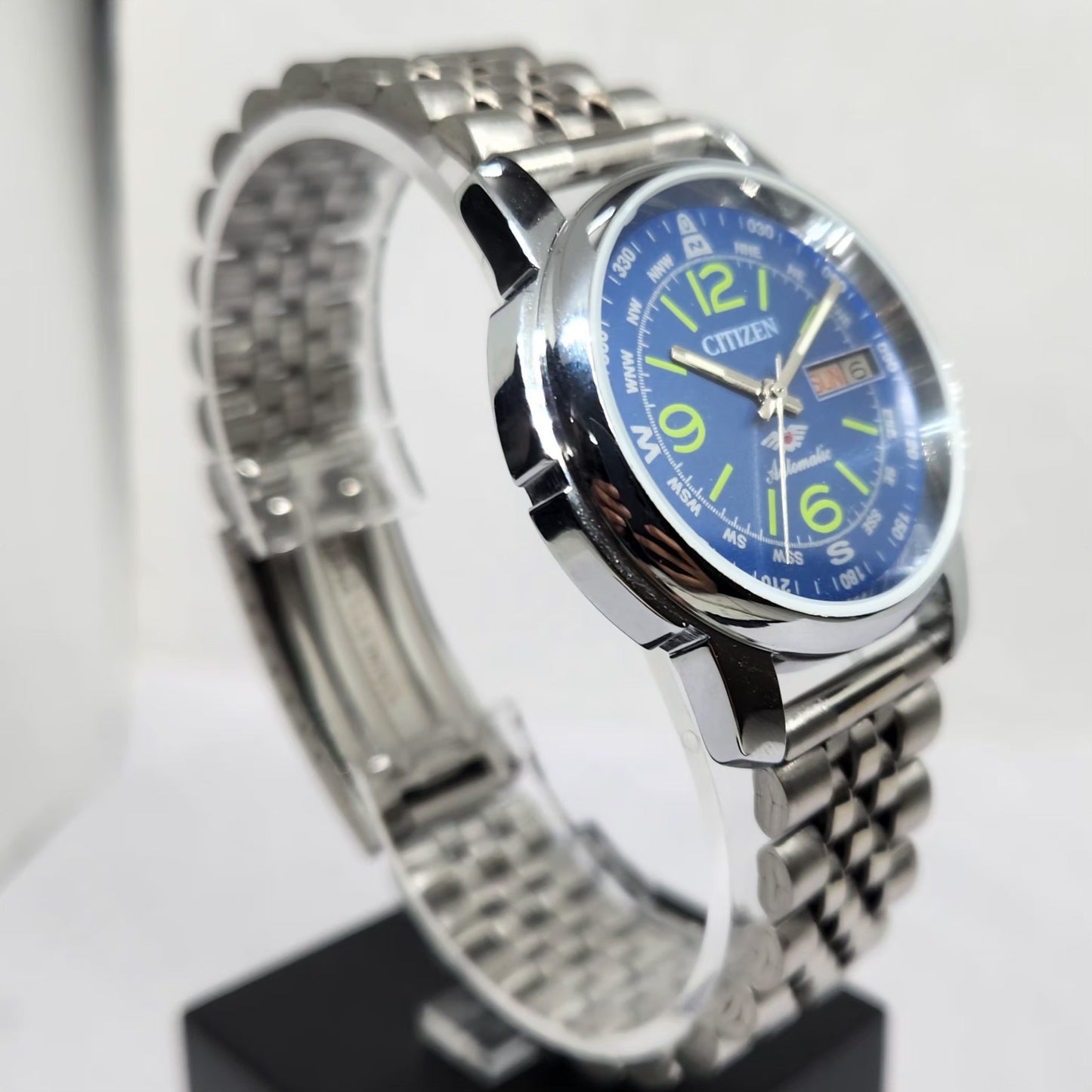 Vintage Mod Citizen 8200 Automatic Blue Face 37MM Case Day-Date Men's Wrist Watch CT131