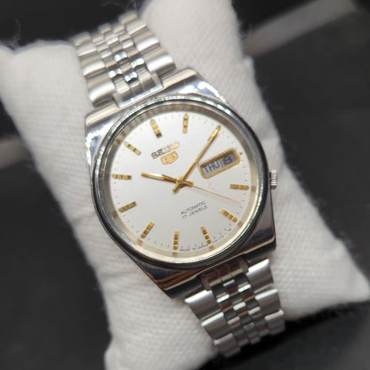 Vintage 1976 Original Seiko 5 Automatic 7009-3131 White Face 17 Jewels Day-Date Japanese Men's Wrist Watch VS02