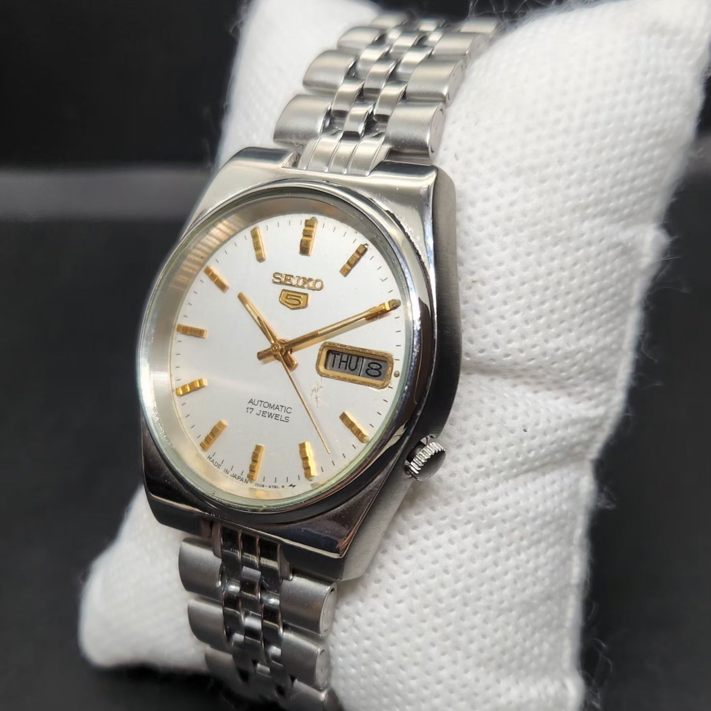 Vintage 1976 Original Seiko 5 Automatic 7009-3131 White Face 17 Jewels Day-Date Japanese Men's Wrist Watch VS02