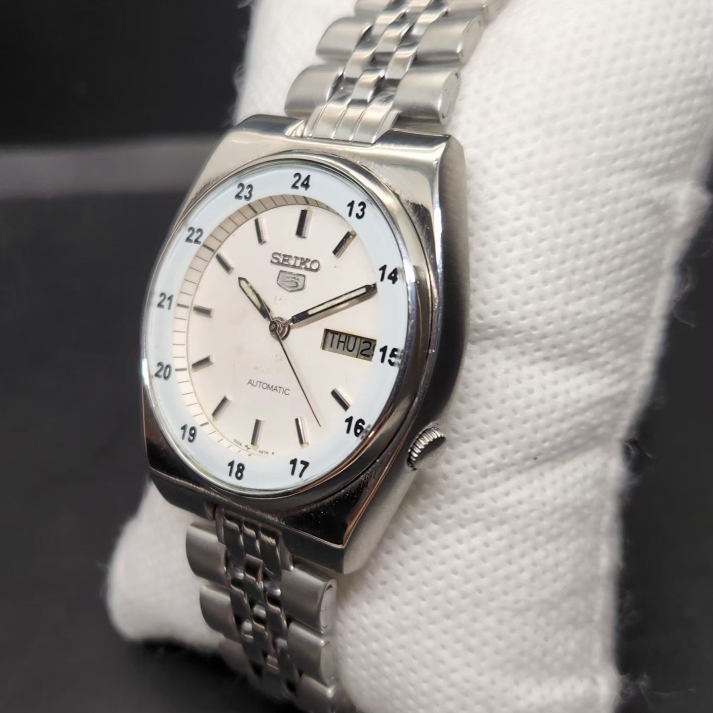 Vintage 1981 Original Seiko 5 Automatic 7009-316A White Face 17 Jewels Day-Date Japanese Men's Wrist Watch VS03