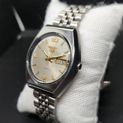 Vintage 1984 Original Seiko 5 Automatic 6349-535A Grey Face 23 Jewels Day-Date Japanese Men's Wrist Watch VS04