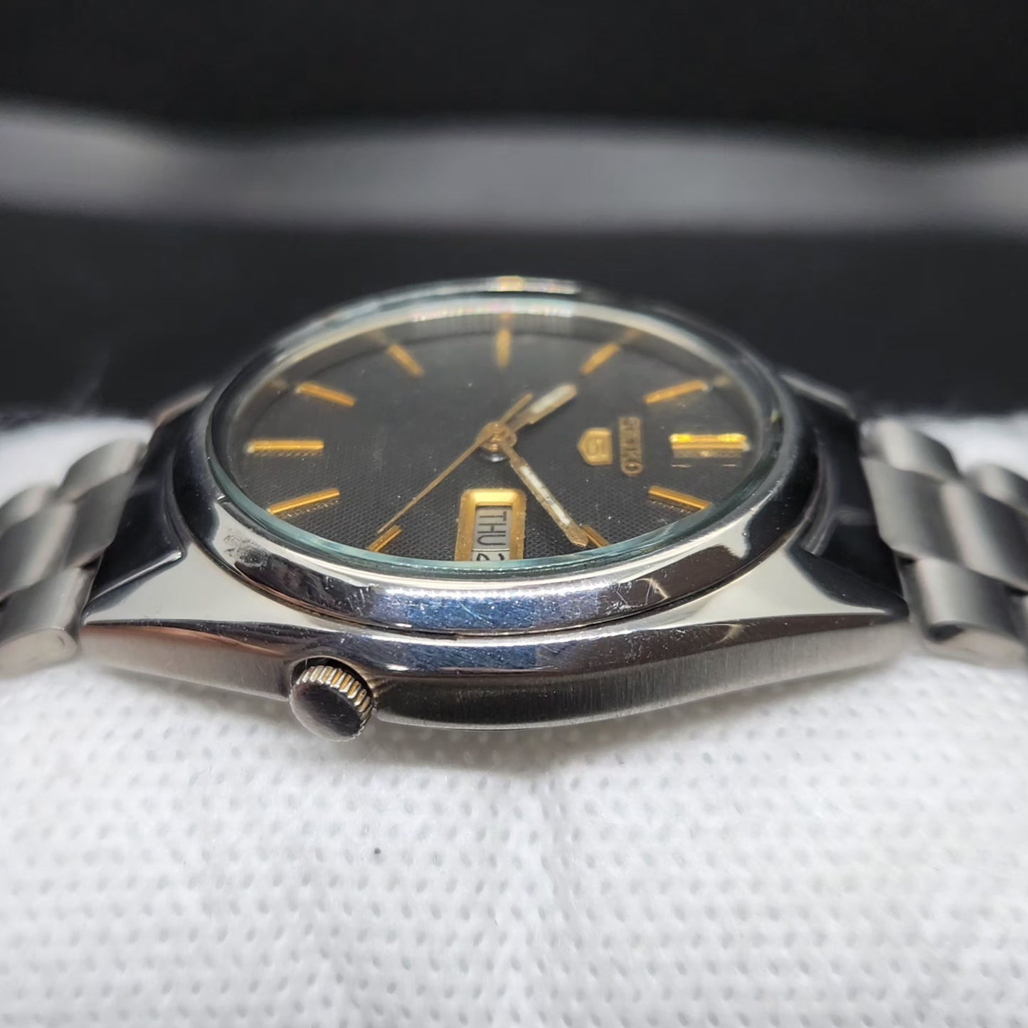 Vintage 1985 Original Seiko 5 Automatic 7009-3040 Black Face 17 Jewels Day-Date Japanese Men's Wrist Watch VS05