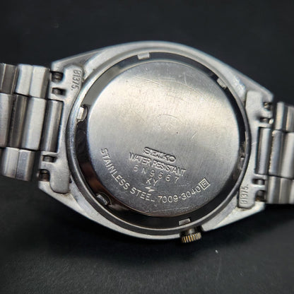 Vintage 1985 Original Seiko 5 Automatic 7009-3040 Black Face 17 Jewels Day-Date Japanese Men's Wrist Watch VS05