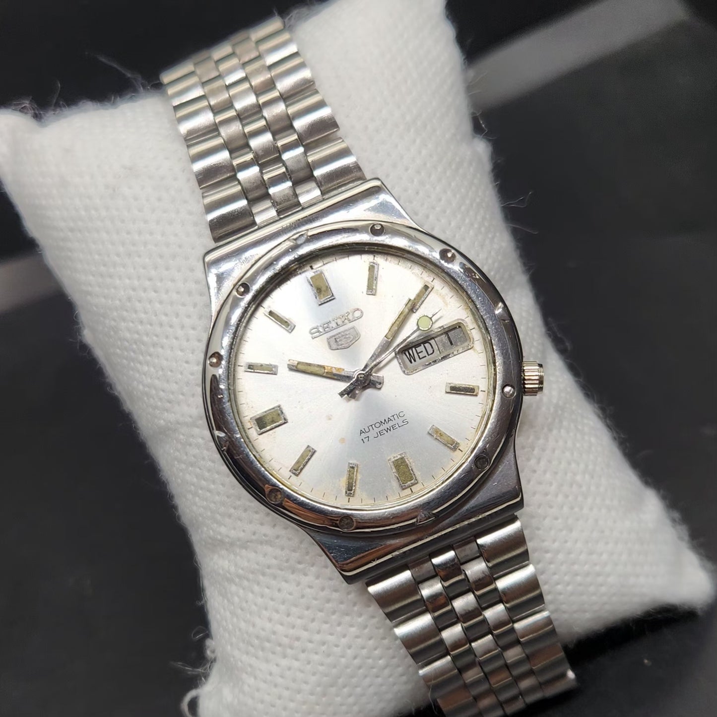 Vintage 1983 Original Seiko 5 Automatic 7009-2061 Silver Face 17 Jewels Day-Date Japanese Men's Wrist Watch VS06