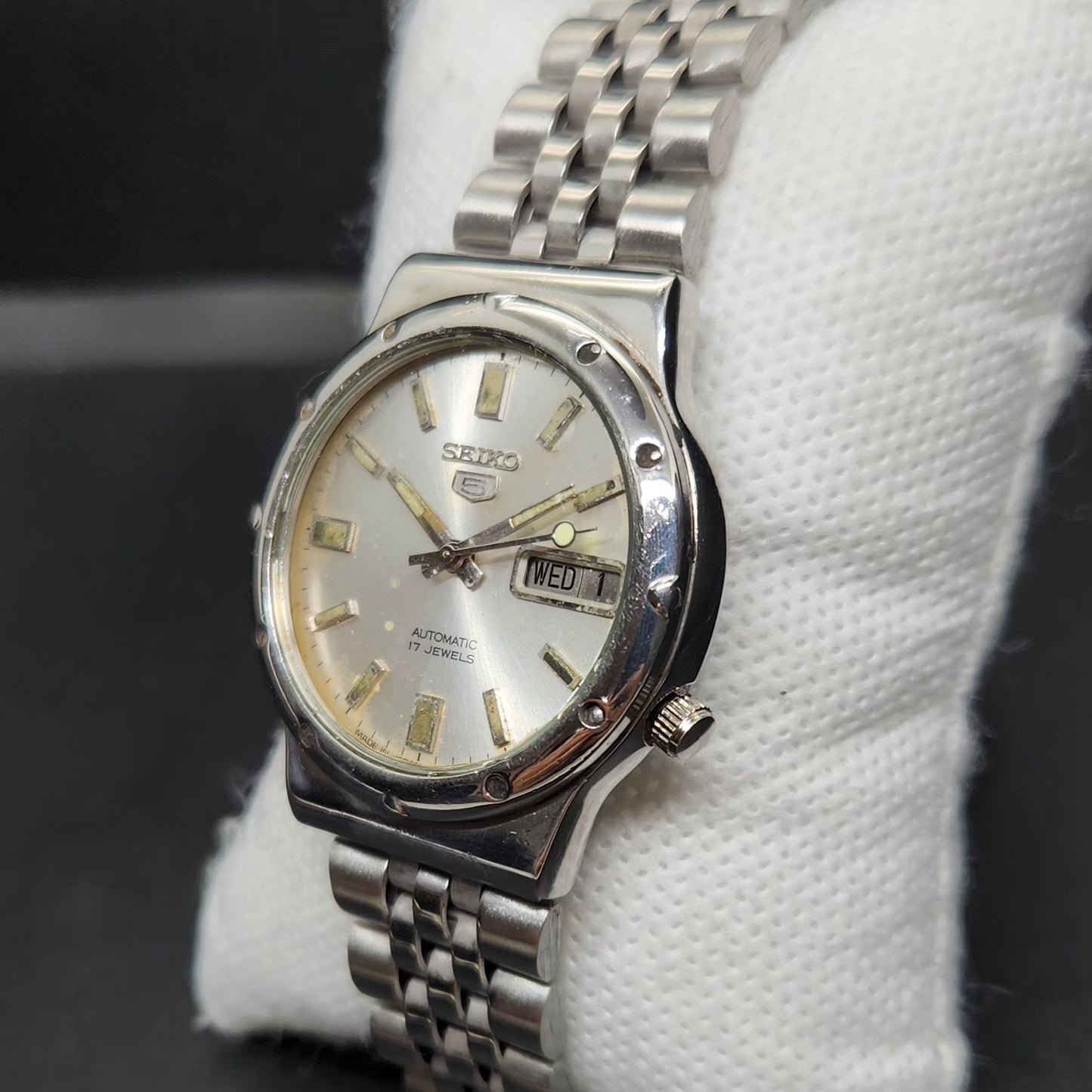 Vintage 1983 Original Seiko 5 Automatic 7009-2061 Silver Face 17 Jewels Day-Date Japanese Men's Wrist Watch VS06