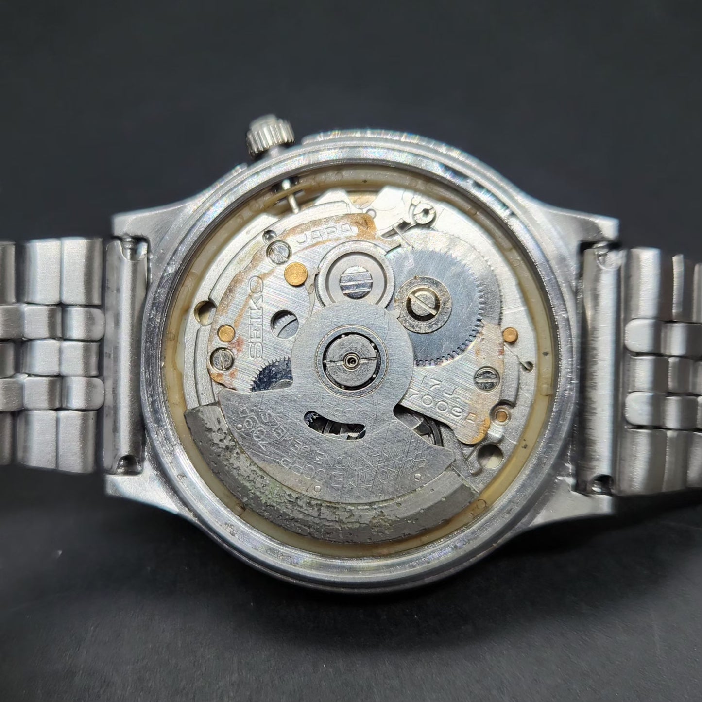 Vintage 1983 Original Seiko 5 Automatic 7009-2061 Silver Face 17 Jewels Day-Date Japanese Men's Wrist Watch VS06