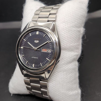 Vintage 1976 Original Seiko 5 Automatic 7009-3041 Black Face 17 Jewels Day-Date Japanese Men's Wrist Watch VS07