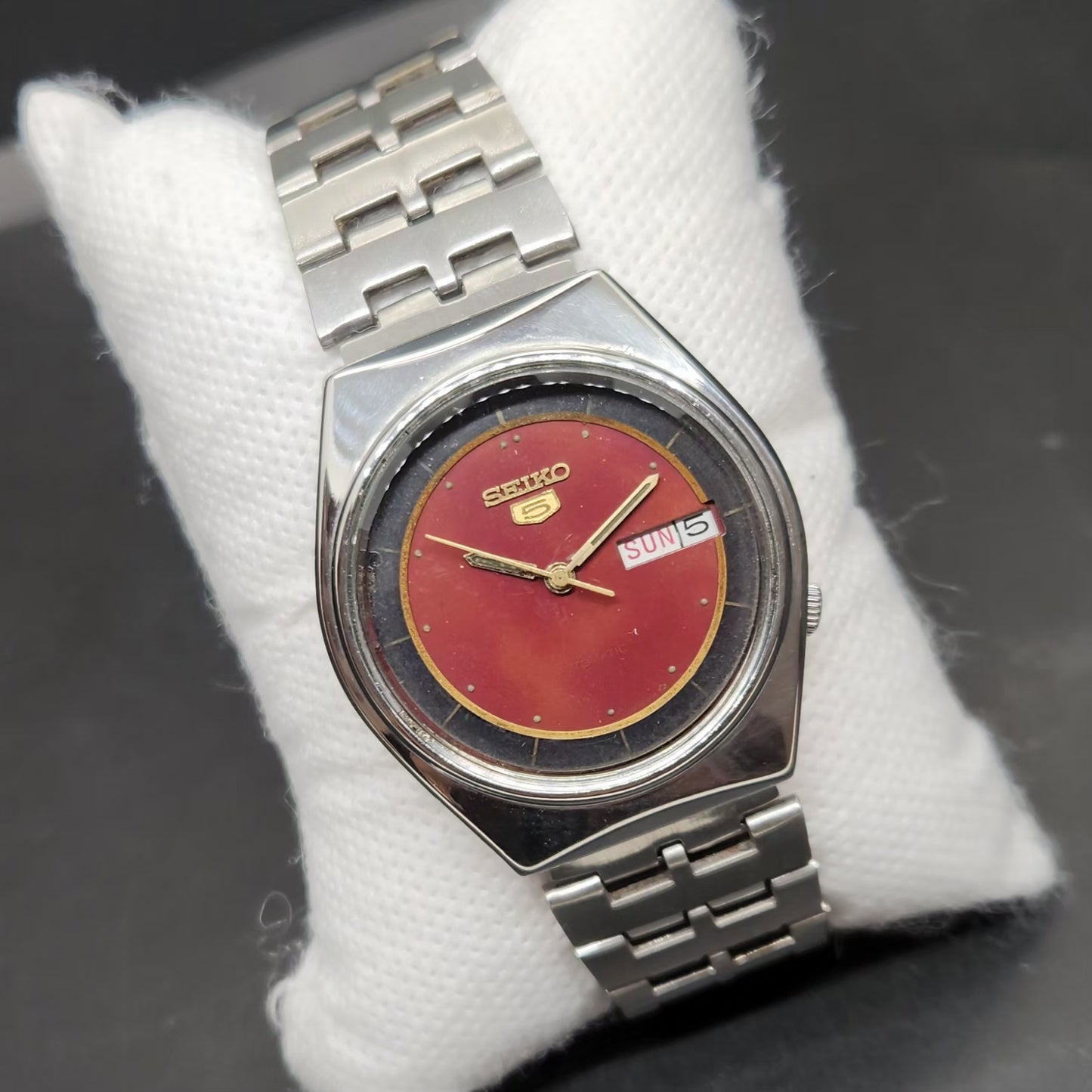 Vintage 1983 Original Seiko 5 Automatic 6309-8910 Red Face 17 Jewels Day-Date Japanese Men's Wrist Watch VS09