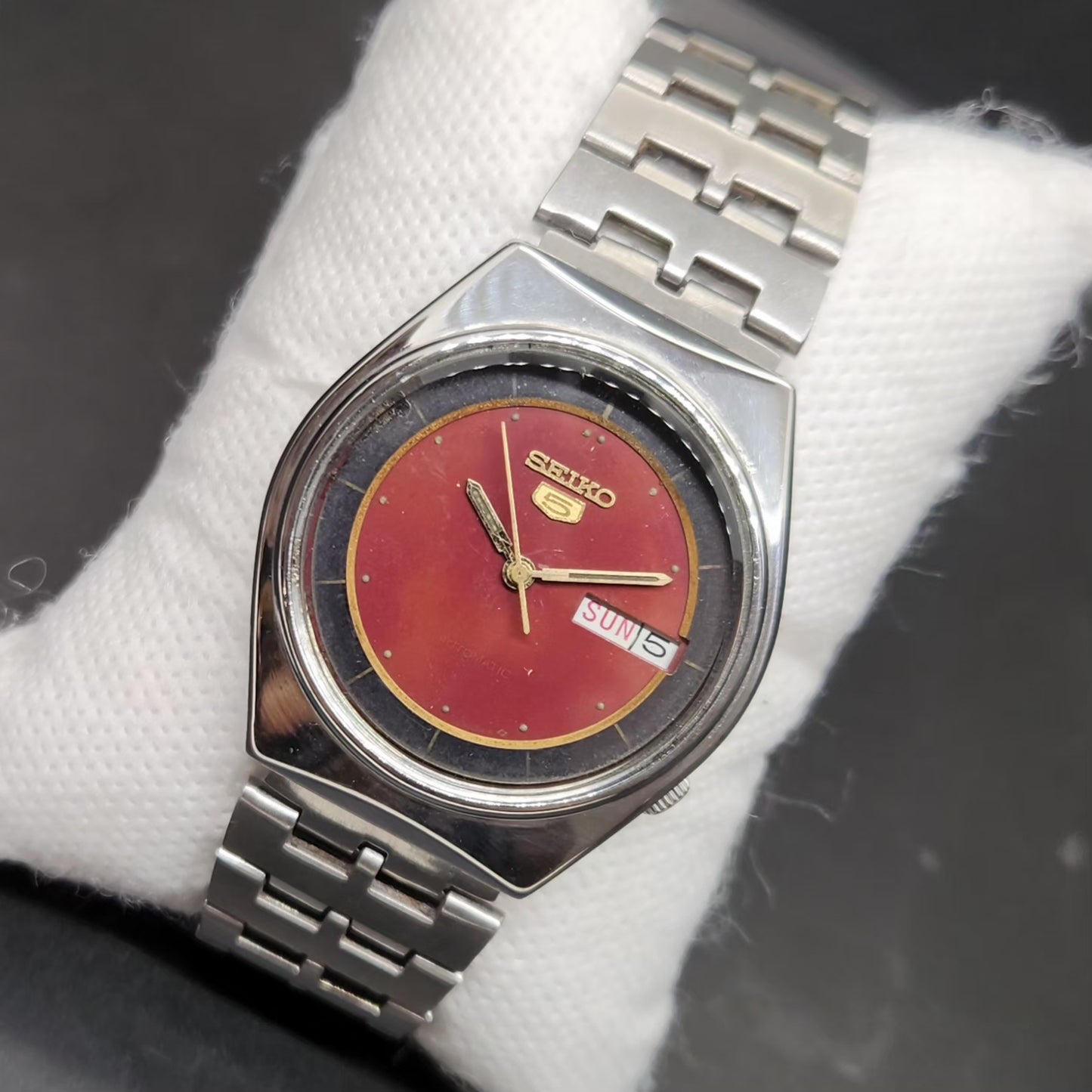 Vintage 1983 Original Seiko 5 Automatic 6309-8910 Red Face 17 Jewels Day-Date Japanese Men's Wrist Watch VS09