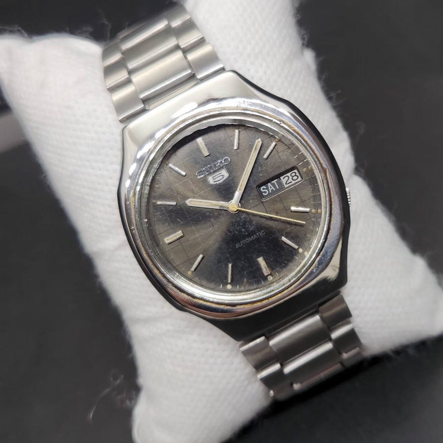 Vintage 1979 Original Seiko 5 Automatic 7009-5170 Black Face 17 Jewels Day-Date Japanese Men's Wrist Watch VS14