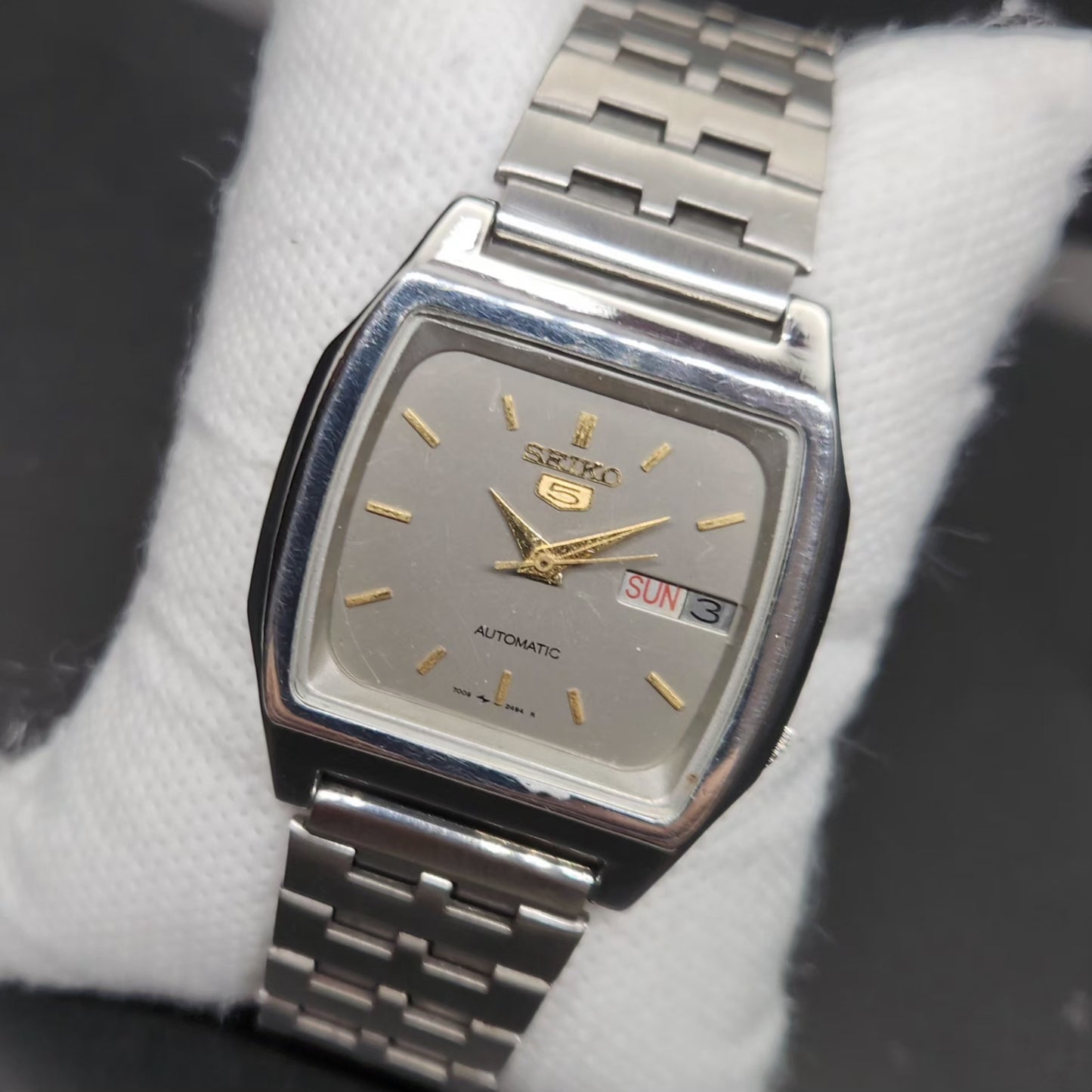 Vintage 1976 Original Seiko 5 Automatic 7009-3090 Grey Face 17 Jewels Day-Date Japanese Men's Wrist Watch VS15