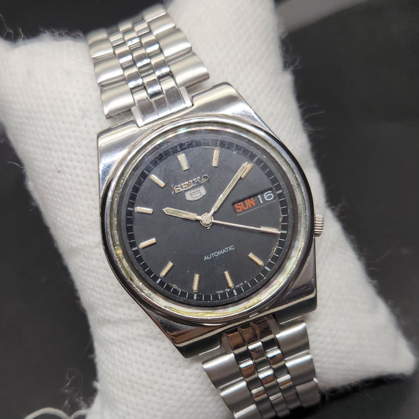 Vintage 1984 Original Seiko 5 Automatic 7009-3181 Black Face 17 Jewels Day-Date Japanese Men's Wrist Watch VS16