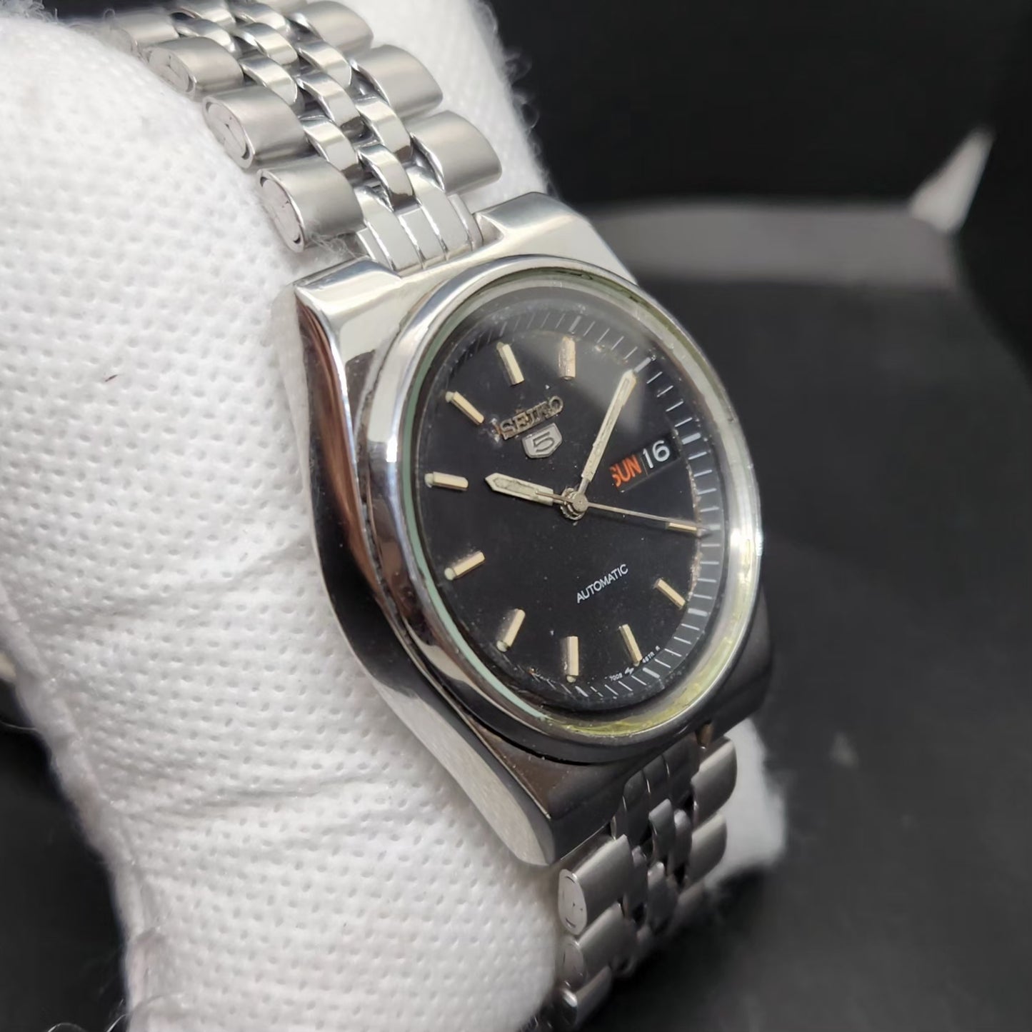Vintage 1984 Original Seiko 5 Automatic 7009-3181 Black Face 17 Jewels Day-Date Japanese Men's Wrist Watch VS16