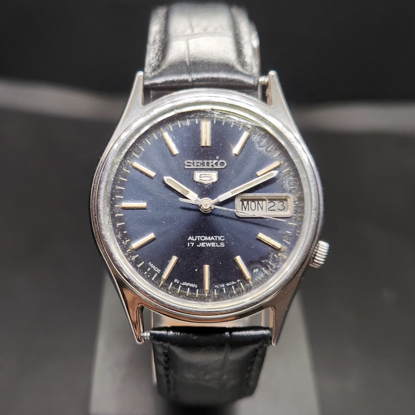 Vintage 1985 Original Seiko 5 Automatic 7009-3101 Blue Face 17 Jewels Day-Date Japanese Men's Wrist Watch VS20