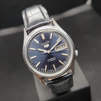 Vintage 1985 Original Seiko 5 Automatic 7009-3101 Blue Face 17 Jewels Day-Date Japanese Men's Wrist Watch VS20