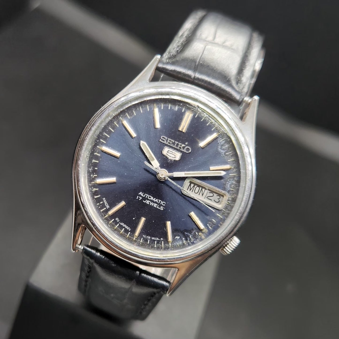 Vintage 1985 Original Seiko 5 Automatic 7009-3101 Blue Face 17 Jewels Day-Date Japanese Men's Wrist Watch VS20