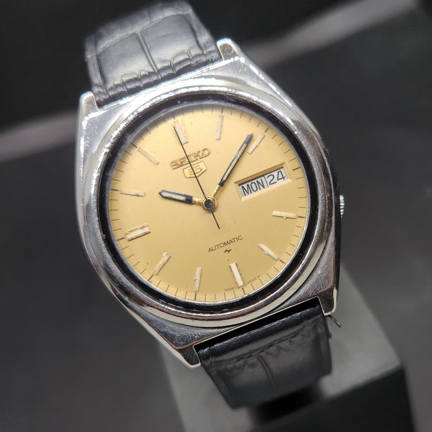 Vintage 1999 Original Seiko 5 Automatic 7S36-8280 Gold Face 23 Jewels Day-Date Japanese Men's Wrist Watch VS21