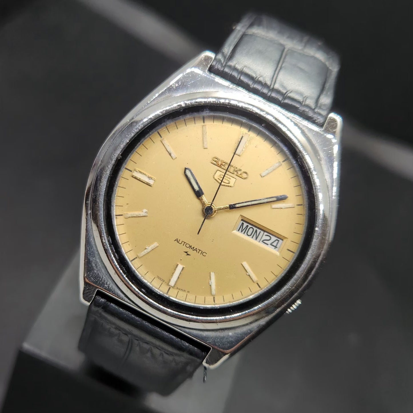 Vintage 1999 Original Seiko 5 Automatic 7S36-8280 Gold Face 23 Jewels Day-Date Japanese Men's Wrist Watch VS21
