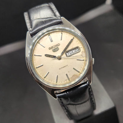 Vintage 1982 Original Seiko 5 Automatic 6309-545A OFF White Face 17 Jewels Day-Date Japanese Men's Wrist Watch VS22