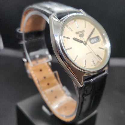 Vintage 1982 Original Seiko 5 Automatic 6309-545A OFF White Face 17 Jewels Day-Date Japanese Men's Wrist Watch VS22