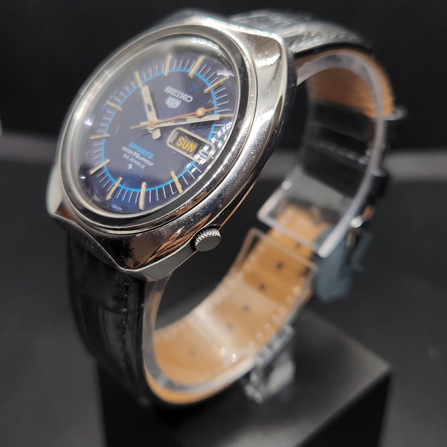 Vintage 1970 Original Seiko 5 Sports Automatic 6106-8560 Blue Face 40MM Case Day-Date Japanese Men's Wrist Watch VS25
