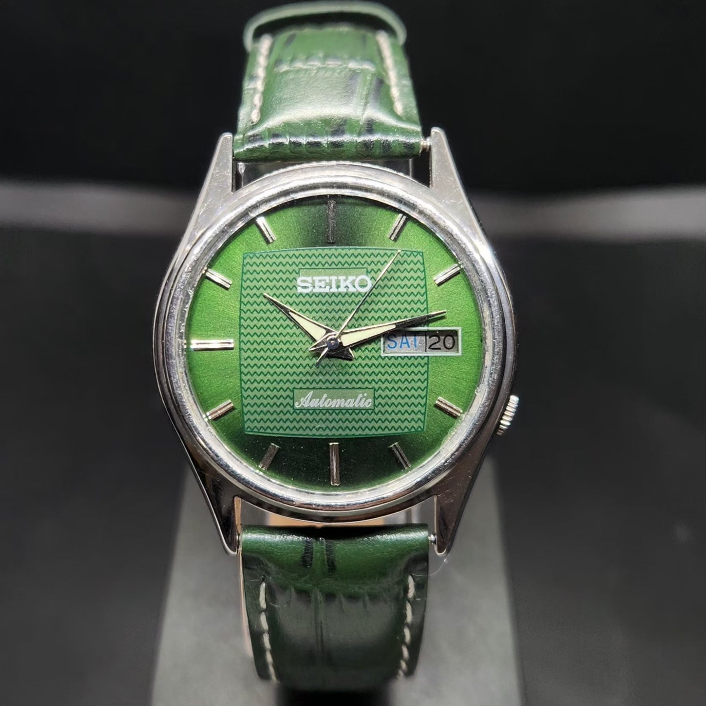 Vintage 1977 Original Seiko 5 Automatic 7009-3041 Repainted Green Face 17 Jewels Day-Date Japanese Men's Wrist Watch VS27