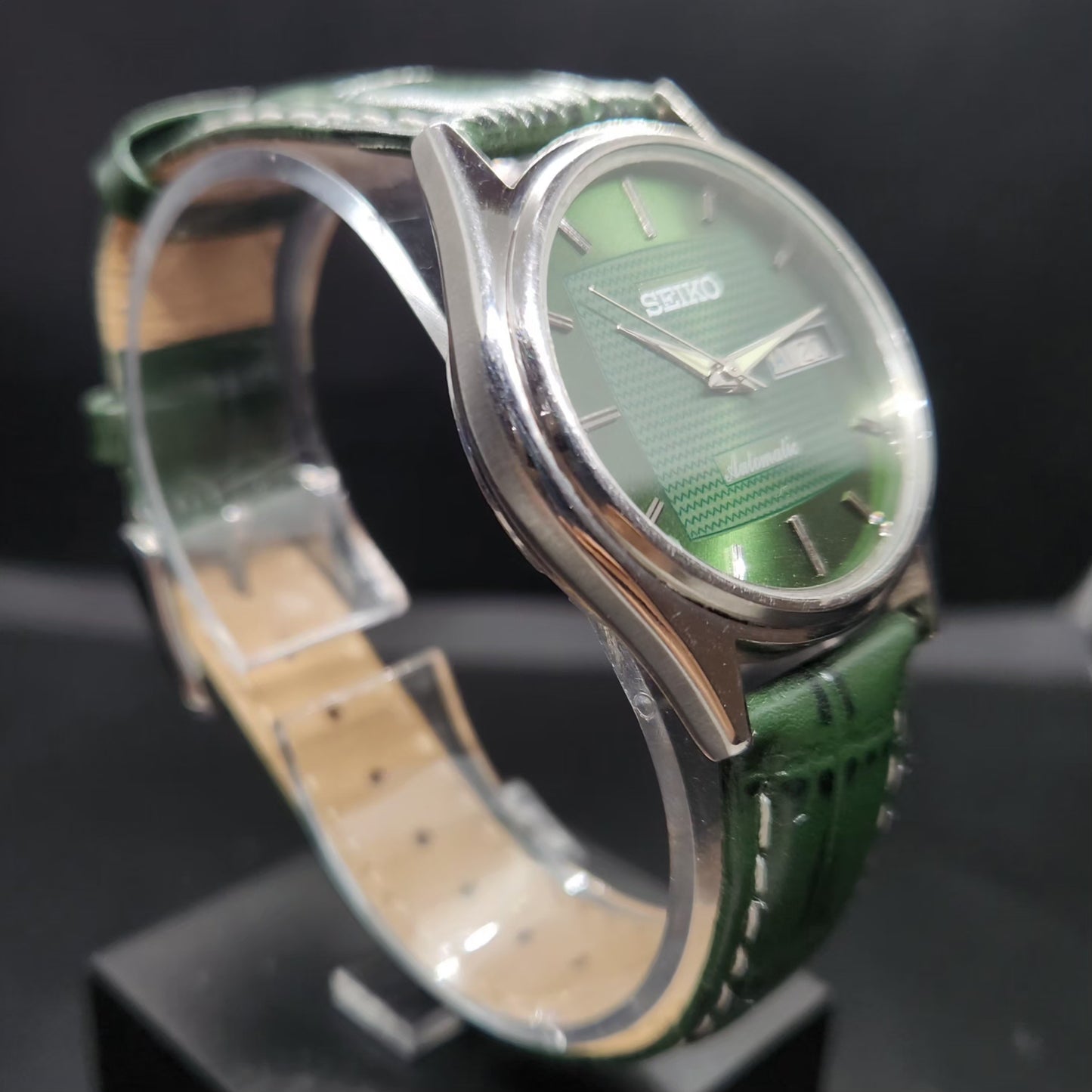 Vintage 1977 Original Seiko 5 Automatic 7009-3041 Repainted Green Face 17 Jewels Day-Date Japanese Men's Wrist Watch VS27