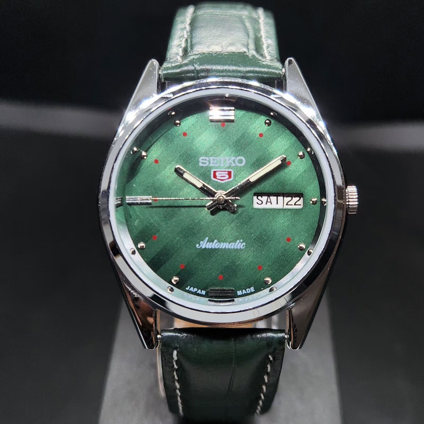 Vintage 1980 Original Seiko 5 Automatic 6349 Repainted Green Face 23 Jewels Day-Date Japanese Men's Wrist Watch VS29