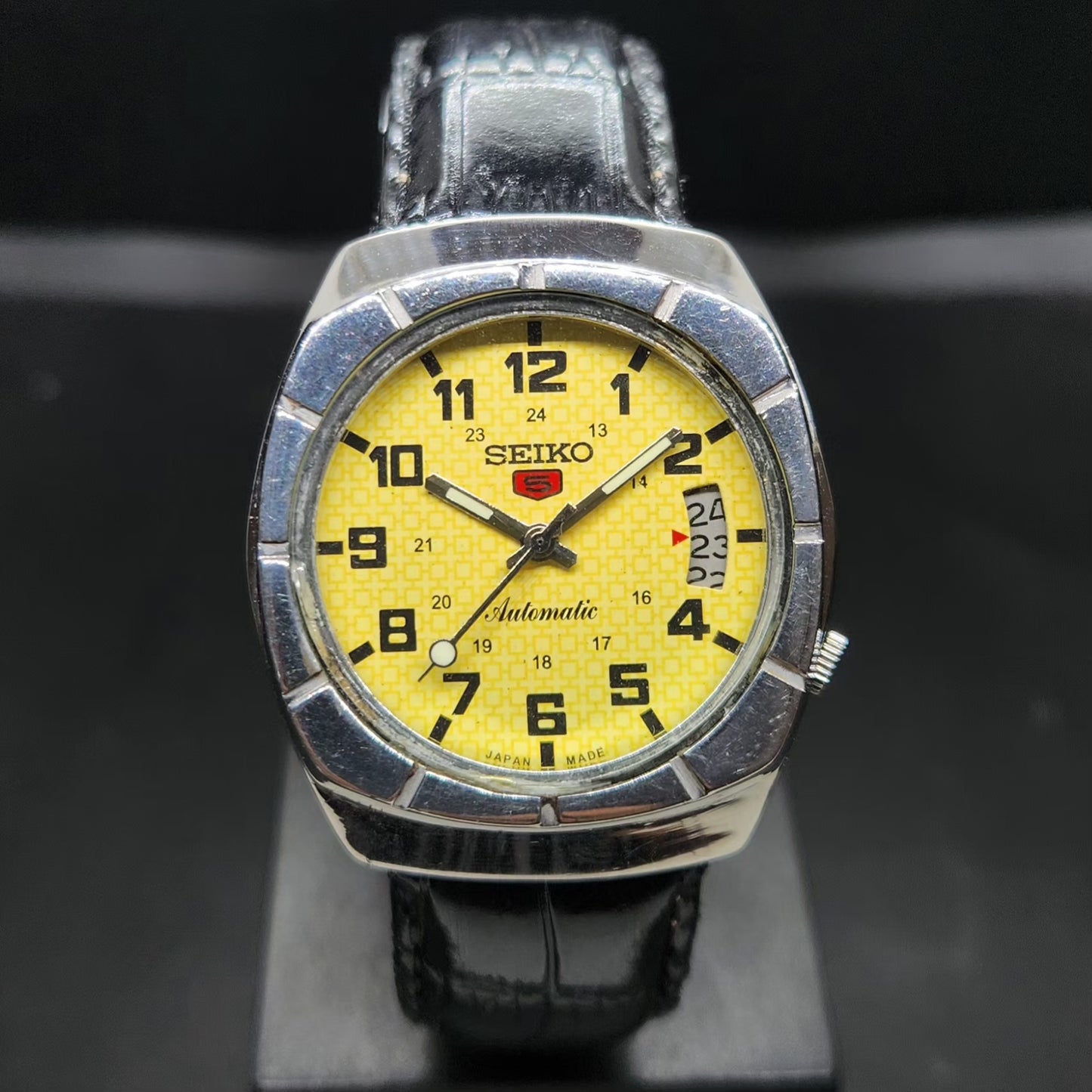 Vintage 1985 Original Seiko 5 Automatic 7009-8741 Repainted Yellow Face 17 Jewels Date Japanese Men's Wrist Watch VS30