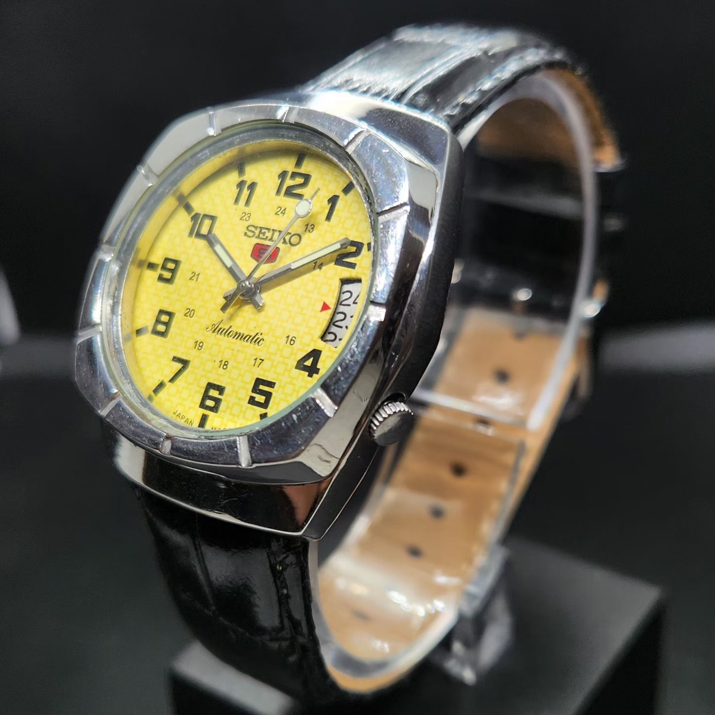 Vintage 1985 Original Seiko 5 Automatic 7009-8741 Repainted Yellow Face 17 Jewels Date Japanese Men's Wrist Watch VS30