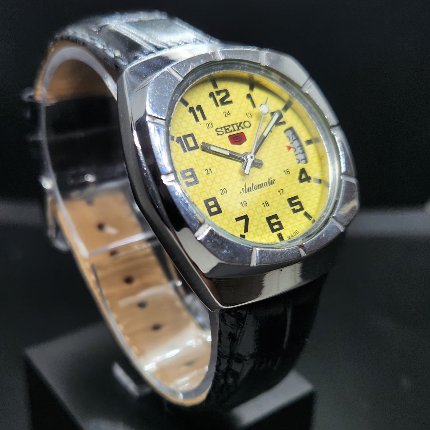Vintage 1985 Original Seiko 5 Automatic 7009-8741 Repainted Yellow Face 17 Jewels Date Japanese Men's Wrist Watch VS30