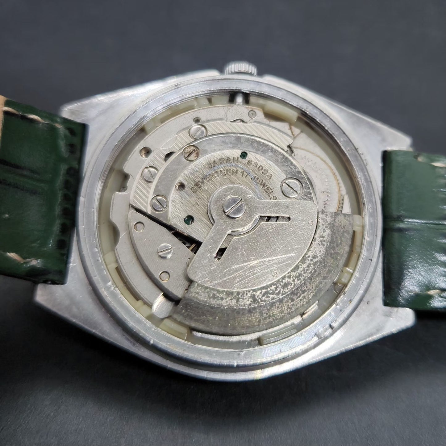 Vintage 1977 Original Seiko 5 Automatic 6319-8000 Repainted Mickey Mouse Green Face Day-Date Japanese Men's Wrist Watch VS34