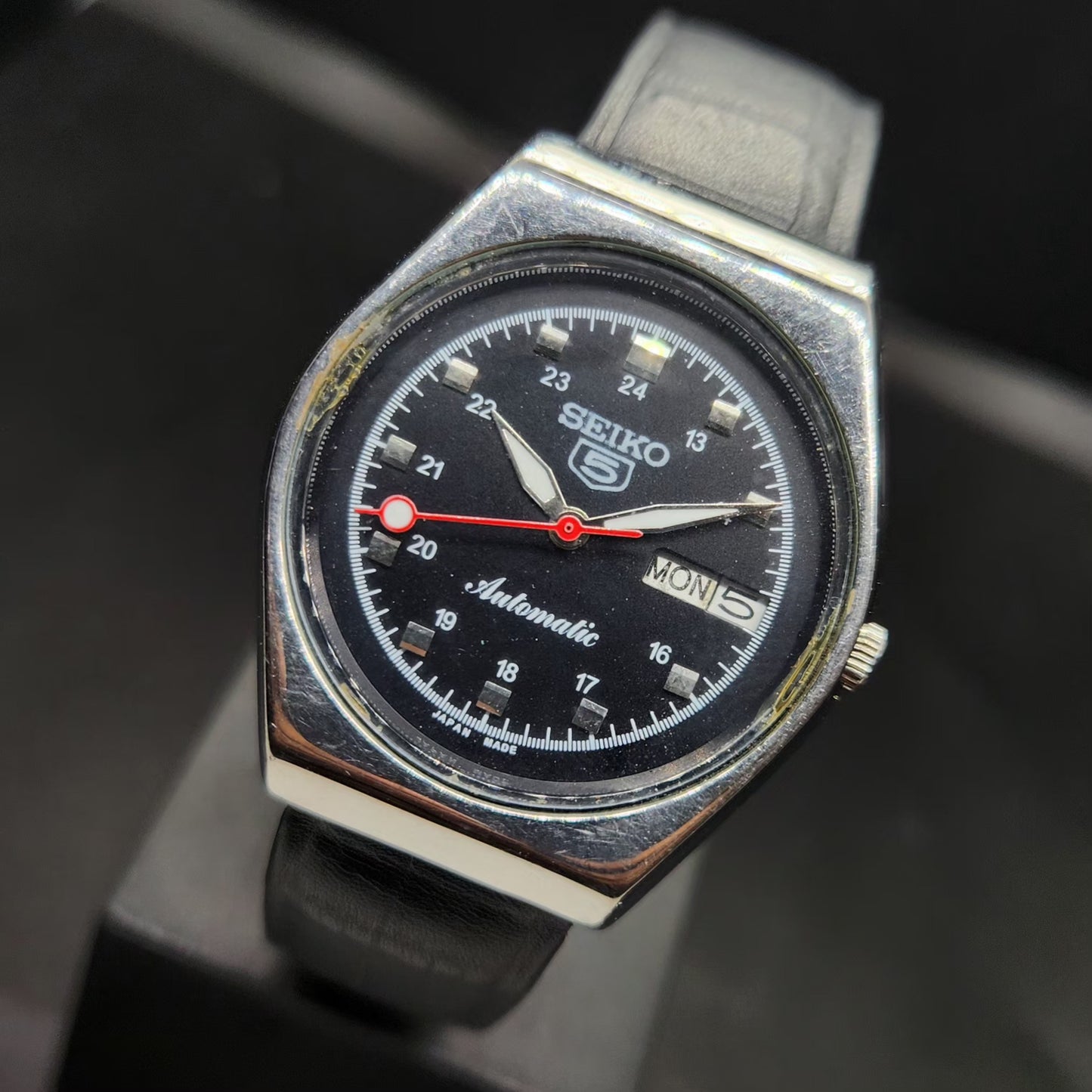 Vintage 1980 Original Seiko 5 Automatic 6309 Repainted Black Face 17 Jewels Day-Date Japanese Men's Wrist Watch VS37