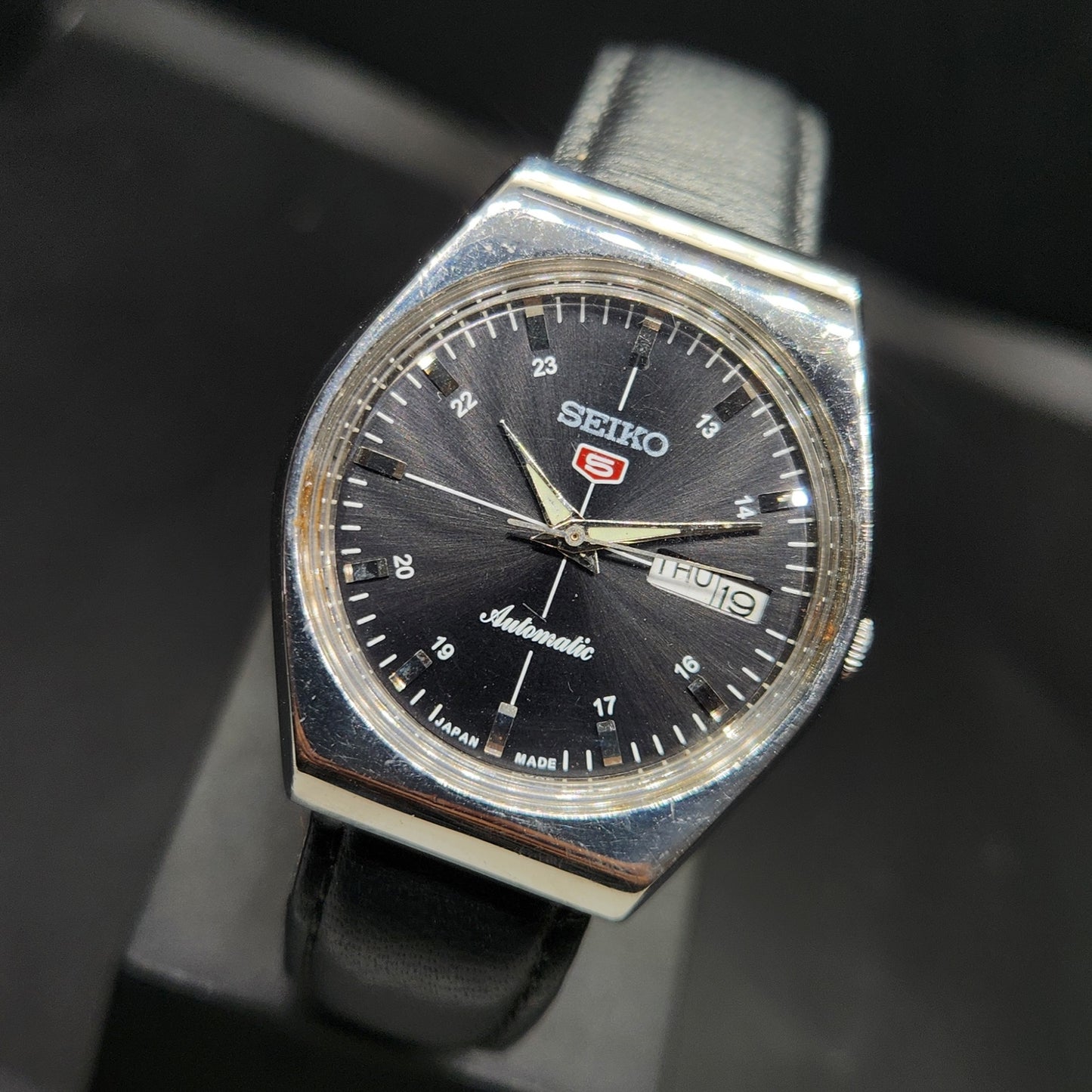 Vintage 1981 Original Seiko 5 Automatic 6309 Repainted Black Face 17 Jewels Day-Date Japanese Men's Wrist Watch VS41