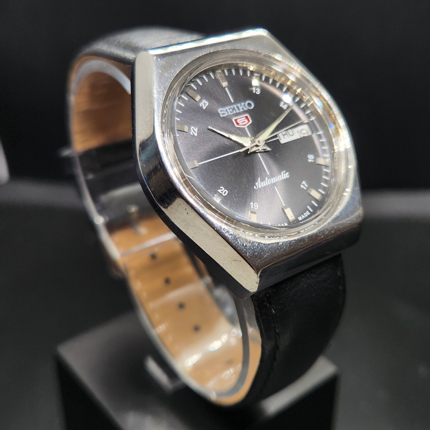 Vintage 1981 Original Seiko 5 Automatic 6309 Repainted Black Face 17 Jewels Day-Date Japanese Men's Wrist Watch VS41