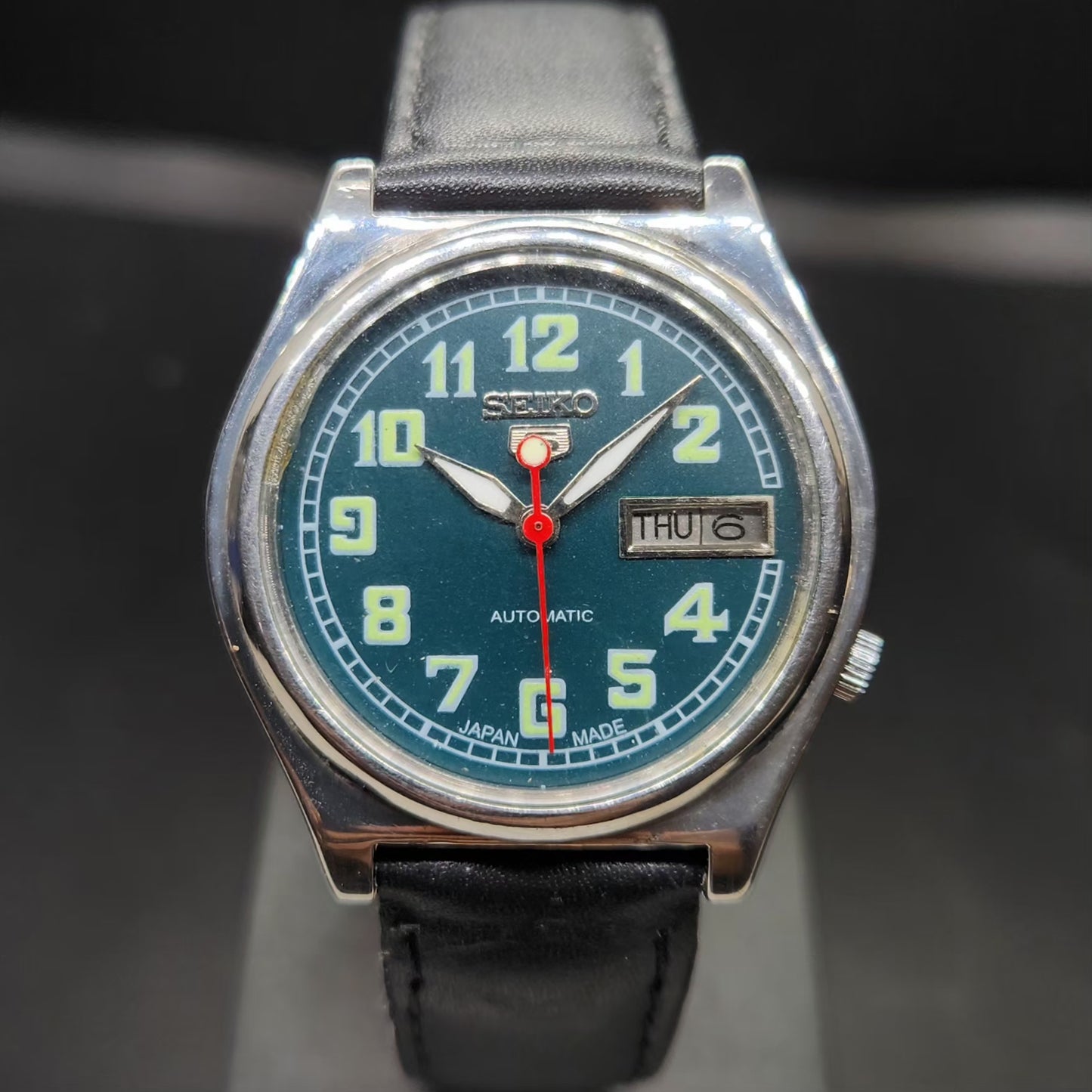 Vintage 1981 Original Seiko 5 Automatic 7019 Repainted Green Face 21 Jewels Day-Date Japanese Men's Wrist Watch VS46